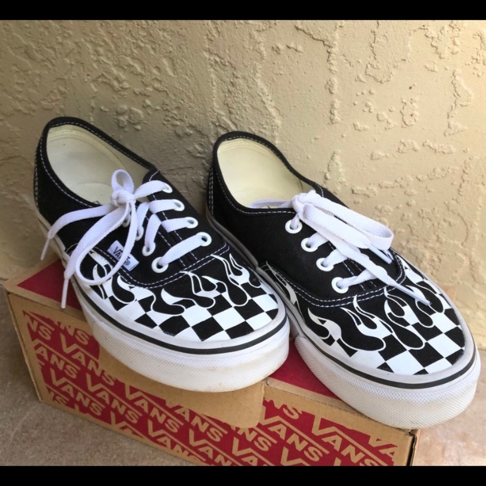 🏁 Checkered Vans 🏁